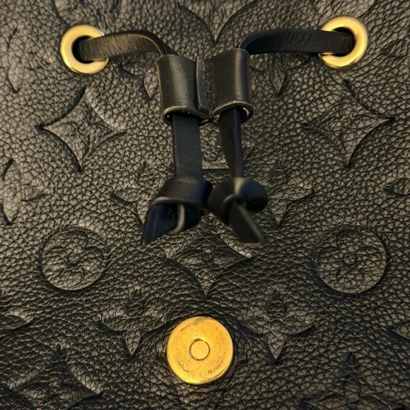 Authentic Louis Vuitton black montouris backpack GREAT CONDITION - Picture 9 of 16